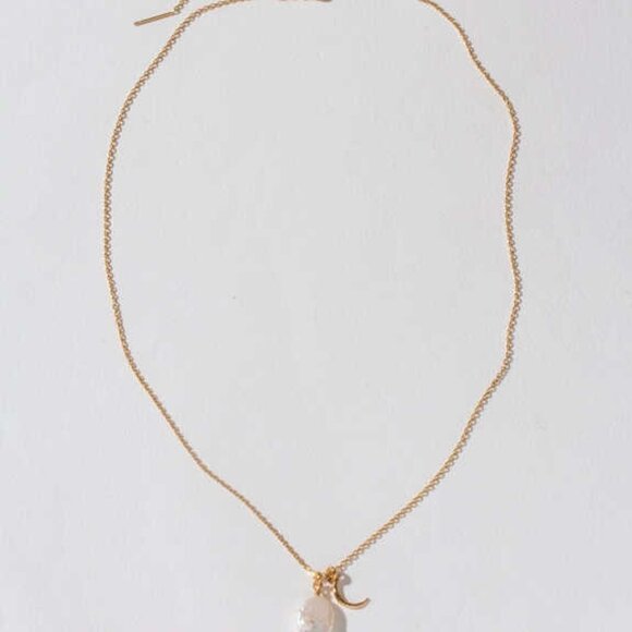 Celestial Being Necklace - Pearl - Picture 2 of 3